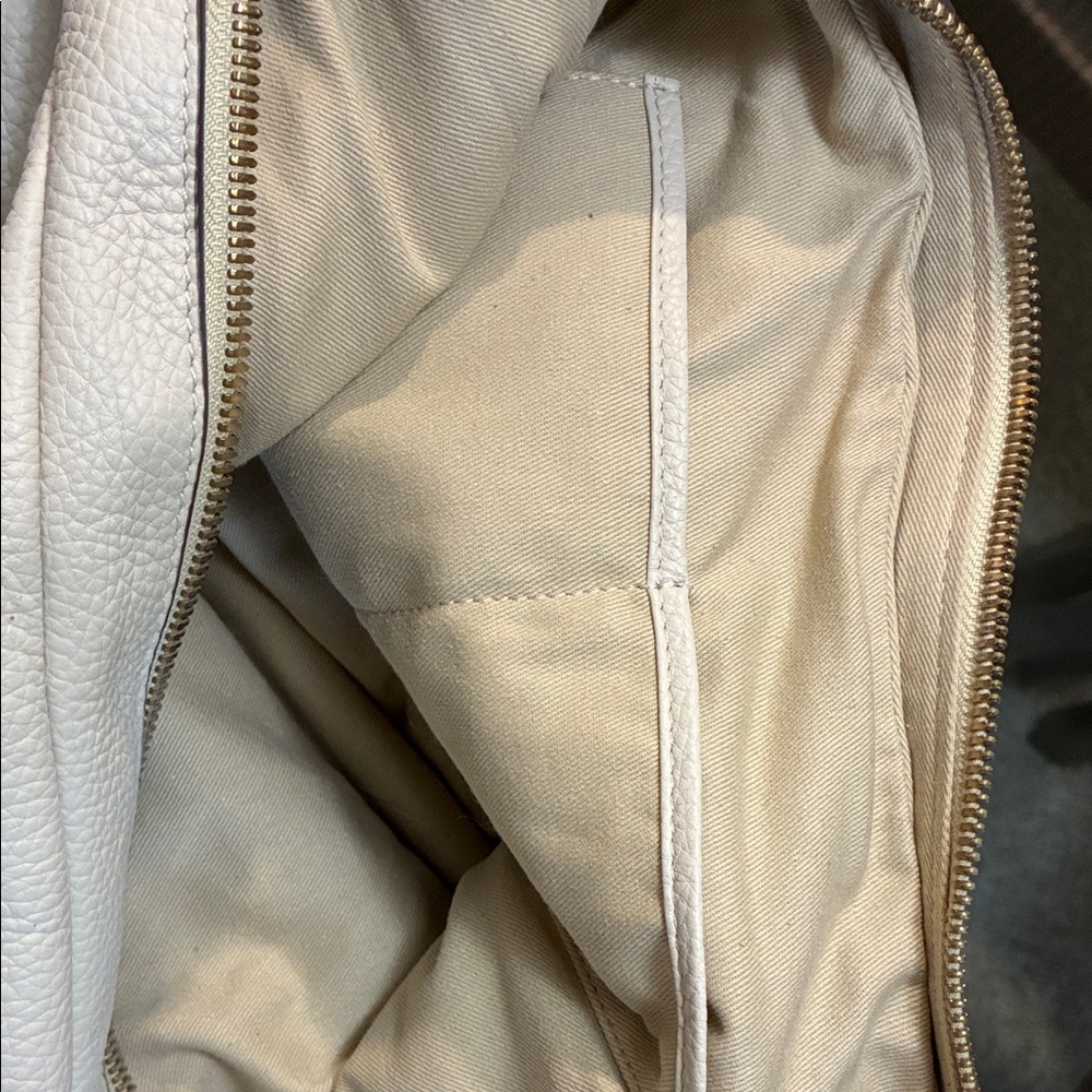 NWOT Banana Republic Cream Pebbled Hobo Shoulder Bag - Picture 4 of 8